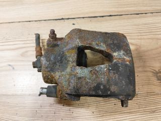 bontott VW GOLF IV Bal első Féknyereg Munkahengerrel