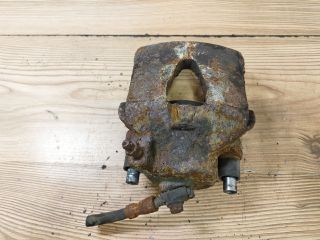 bontott VW GOLF IV Bal első Féknyereg Munkahengerrel