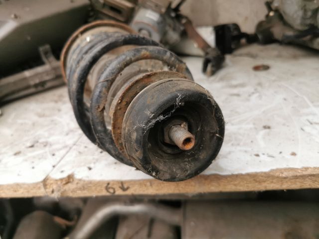 bontott VW GOLF IV Bal első Gólyaláb (Lengécsillapító, Rugó)