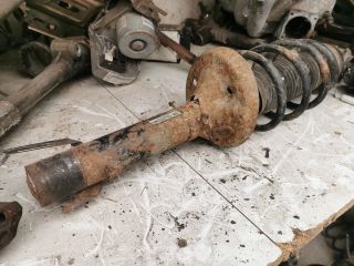 bontott VW GOLF IV Bal első Gólyaláb (Lengécsillapító, Rugó)