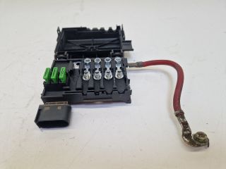 bontott VW GOLF IV Biztosítéktábla Motortér