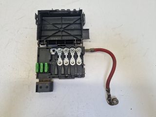 bontott VW GOLF IV Biztosítéktábla Motortér