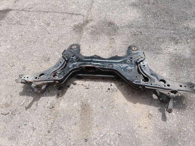 bontott VW GOLF IV Első Bölcső