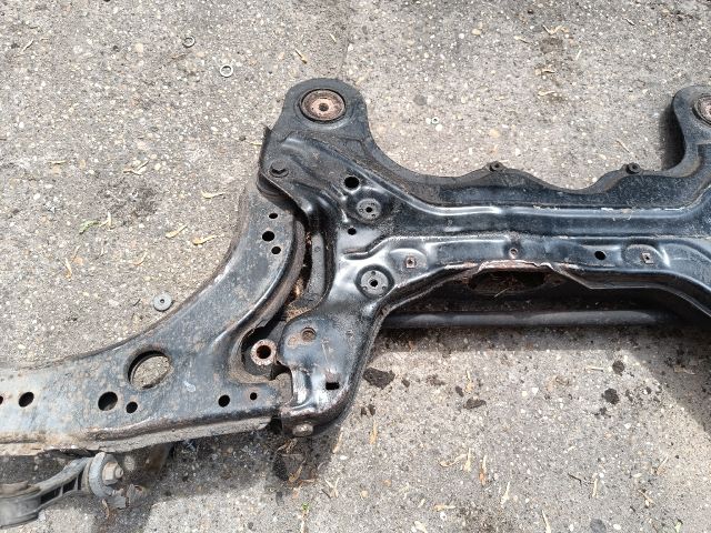 bontott VW GOLF IV Első Bölcső