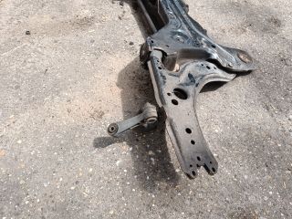 bontott VW GOLF IV Első Bölcső