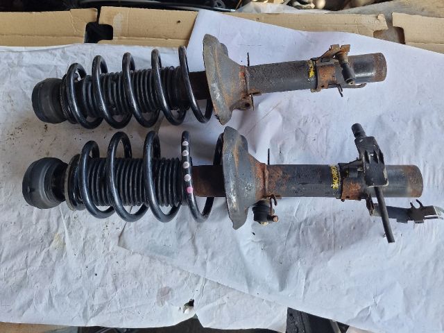 bontott VW GOLF IV Első Lengéscsillapító Pár