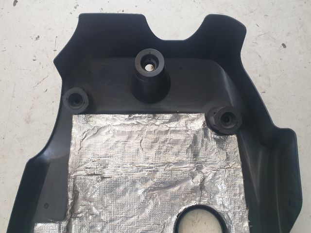 bontott VW GOLF IV Felső Motorburkolat