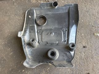 bontott VW GOLF IV Felső Motorburkolat