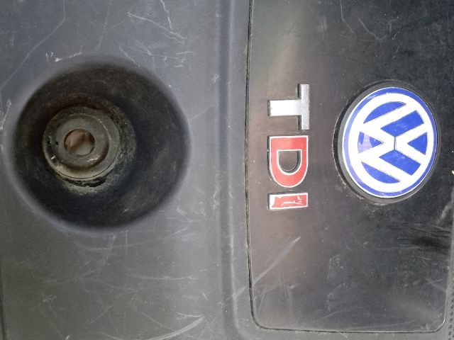 bontott VW GOLF IV Felső Motorburkolat