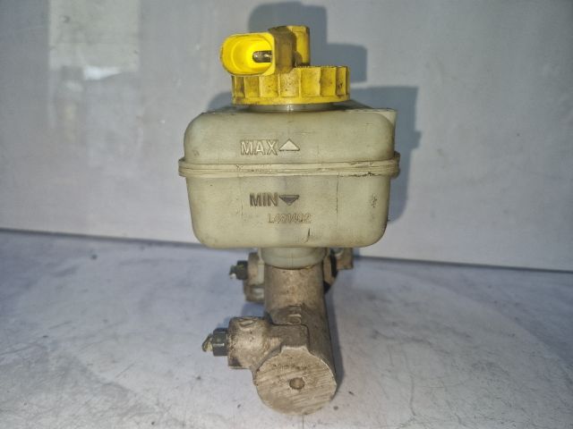 bontott VW GOLF IV Főfékhenger