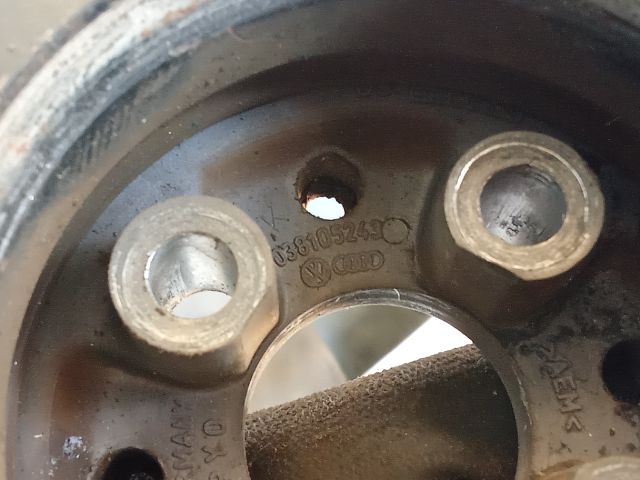 bontott VW GOLF IV Főtengely Szíjtárcsa