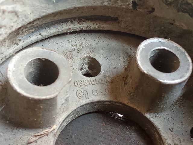 bontott VW GOLF IV Főtengely Szíjtárcsa