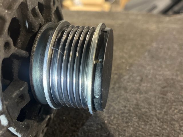 bontott VW GOLF IV Generátor