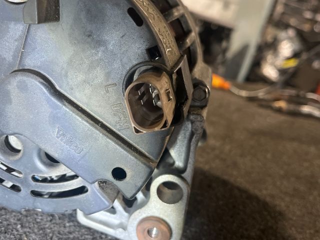 bontott VW GOLF IV Generátor