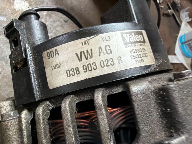 bontott VW GOLF IV Generátor