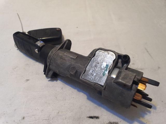 bontott VW GOLF IV Gyújtáskapcsoló Házzal