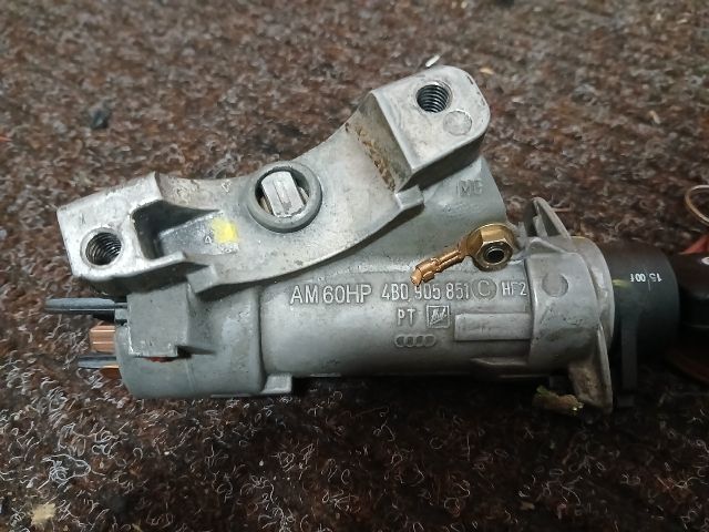 bontott VW GOLF IV Gyújtáskapcsoló Házzal