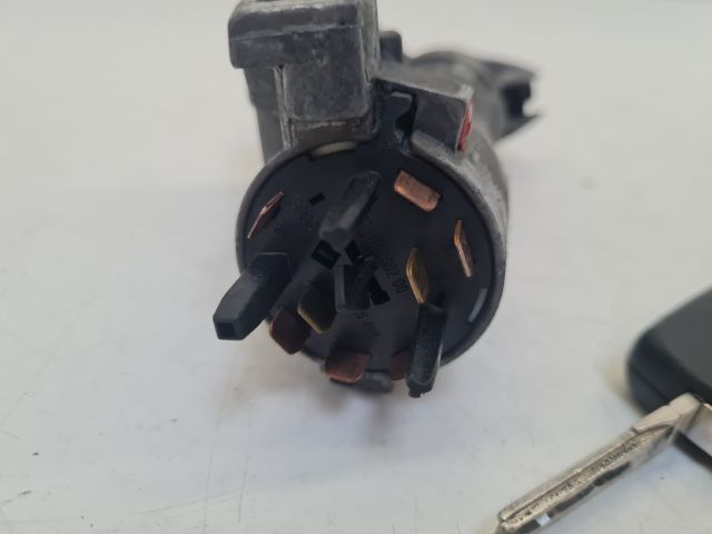 bontott VW GOLF IV Gyújtáskapcsoló Házzal