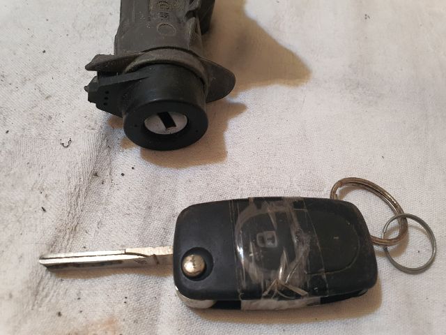 bontott VW GOLF IV Gyújtáskapcsoló Házzal