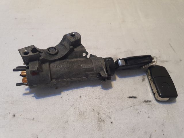 bontott VW GOLF IV Gyújtáskapcsoló Házzal