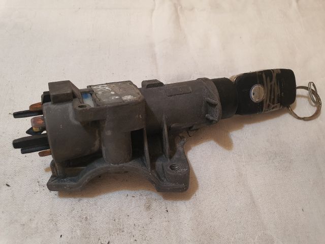 bontott VW GOLF IV Gyújtáskapcsoló Házzal