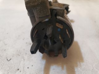 bontott VW GOLF IV Gyújtáskapcsoló Házzal