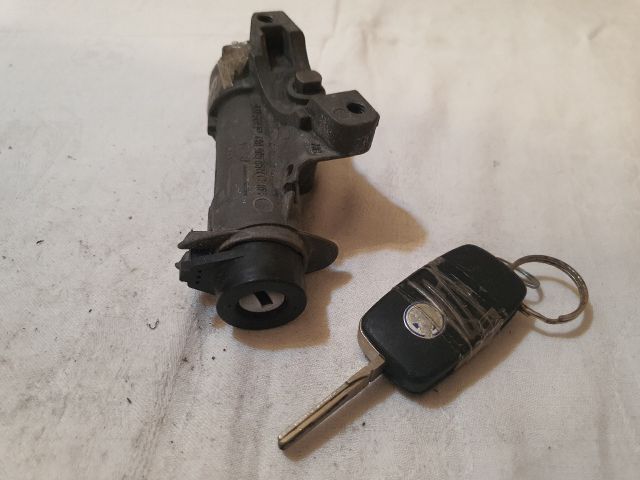 bontott VW GOLF IV Gyújtáskapcsoló Házzal