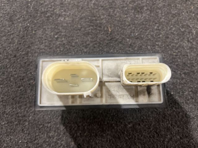 bontott VW GOLF IV Hűtőventilátor Relé