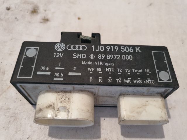 bontott VW GOLF IV Hűtőventilátor Relé