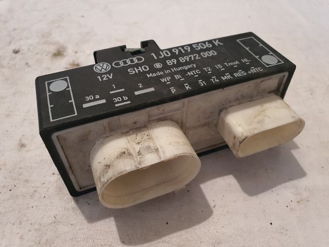 bontott VW GOLF IV Hűtőventilátor Relé