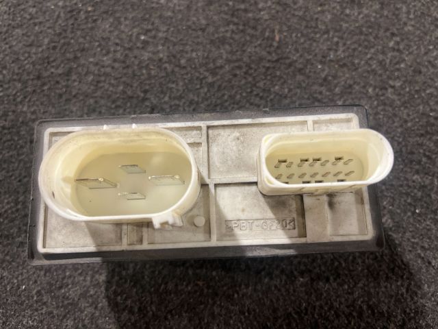 bontott VW GOLF IV Hűtőventilátor Relé