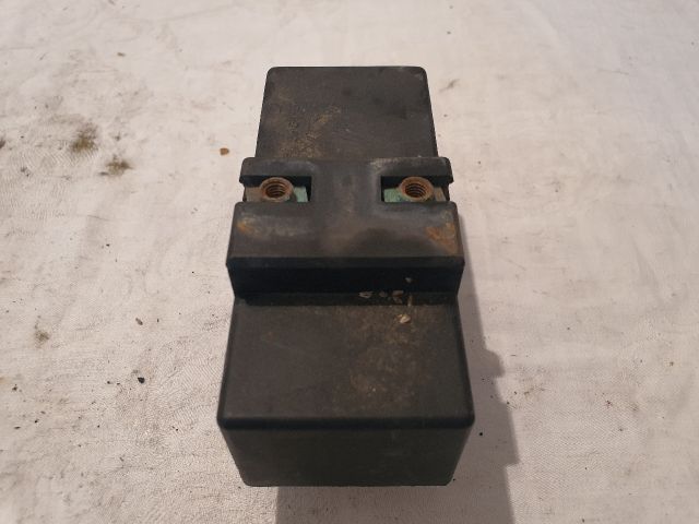 bontott VW GOLF IV Hűtőventilátor Relé