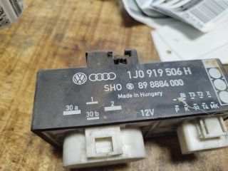 bontott VW GOLF IV Hűtőventilátor Relé