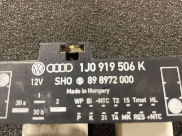 bontott VW GOLF IV Hűtőventilátor Relé