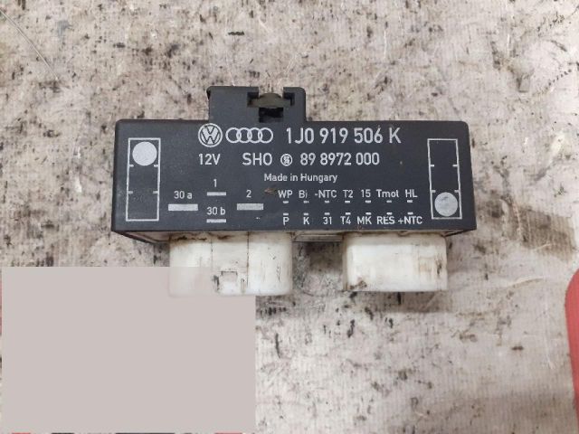 bontott VW GOLF IV Hűtőventilátor Relé