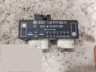 bontott VW GOLF IV Hűtőventilátor Relé