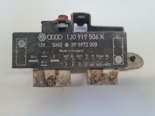 bontott VW GOLF IV Hűtőventilátor Relé