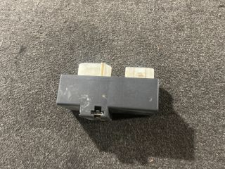 bontott VW GOLF IV Hűtőventilátor Relé