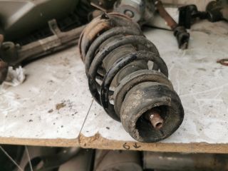 bontott VW GOLF IV Jobb első Gólyaláb (Lengécsillapító, Rugó)