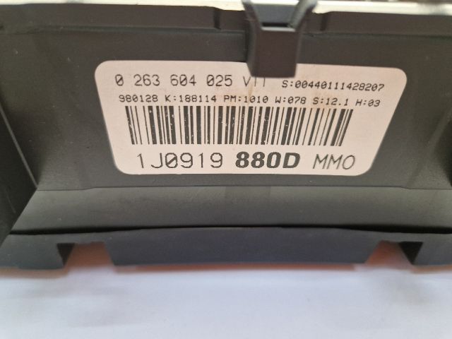 bontott VW GOLF IV Kilométeróra