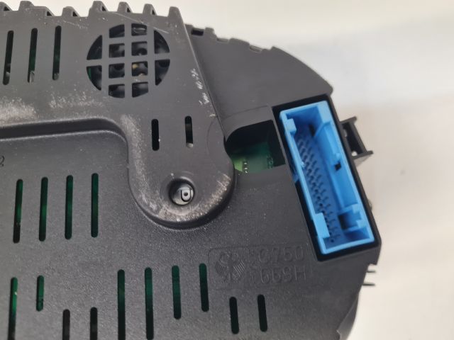 bontott VW GOLF IV Kilométeróra