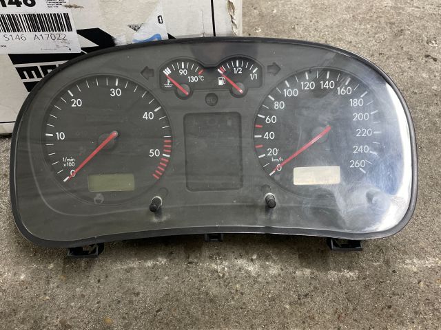 bontott VW GOLF IV Kilométeróra