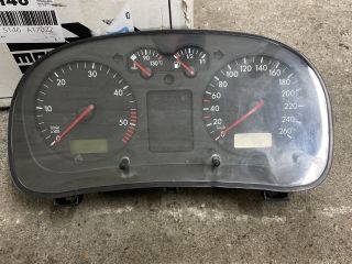 bontott VW GOLF IV Kilométeróra