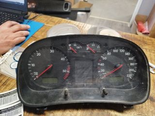 bontott VW GOLF IV Kilométeróra