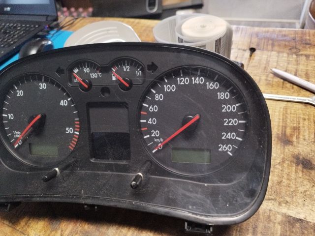 bontott VW GOLF IV Kilométeróra