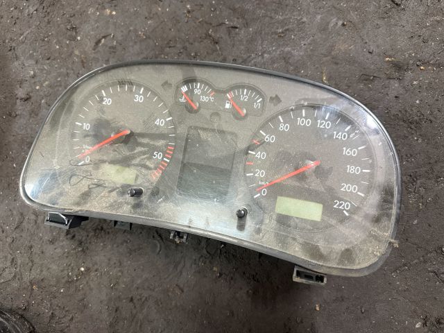 bontott VW GOLF IV Kilométeróra