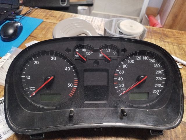 bontott VW GOLF IV Kilométeróra