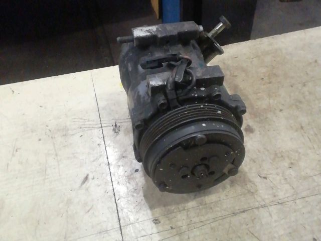 bontott VW GOLF IV Klímakompresszor