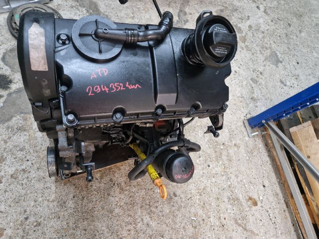 bontott VW GOLF IV Motor (Fűzött blokk hengerfejjel)