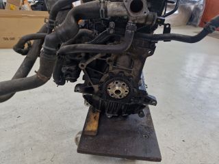 bontott VW GOLF IV Motor (Fűzött blokk hengerfejjel)